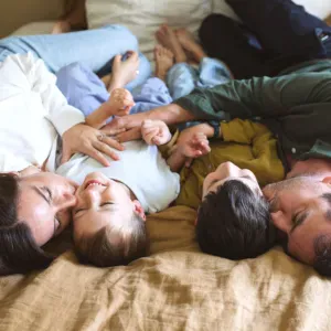 Recherche Babysitter Sorties d'École + Aide à la Maison