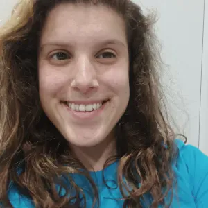 Babysitter experiente perto de si