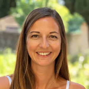 Infirmière & maman • Garde d'enfants bienveillante