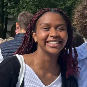 Baby-sitter sérieuse et responsable 