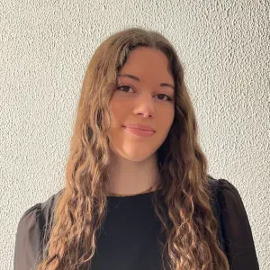 Baby-sitter disponible à Valence 