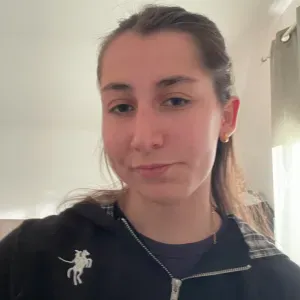 Baby-sitter débutante aux alentours de Caen !
