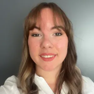 Baby-sitter à Angers disponible de juin à août 