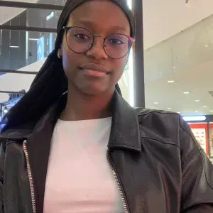 Baby-sitter sérieuse et attentionnée à Paris