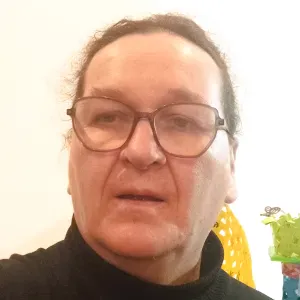 ancienne assistante maternelle a  st maur des fossées (94)