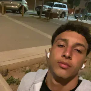 Baby-sitter sérieux et motivé disponible à Bruxelles 