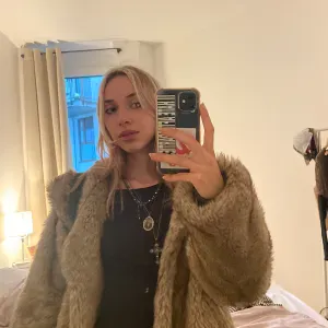 Babysitter in Lisbon looking for a job