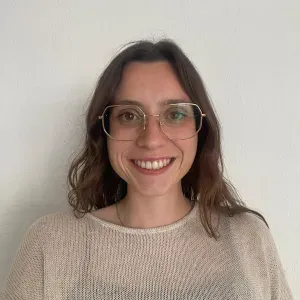 Baby-sitter bilingue expérimentée à Marseille