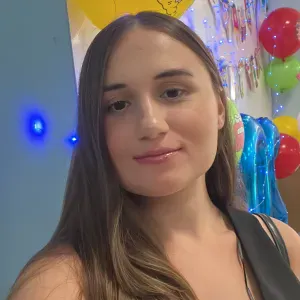 Canguro en Murcia. Estudiante de administración