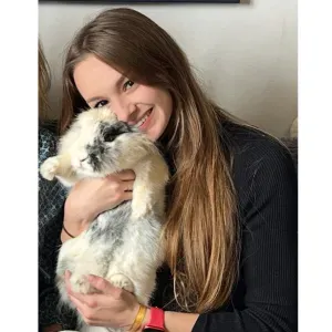 Pet-sitter câline et maman d'un lapin, dispo à Versailles