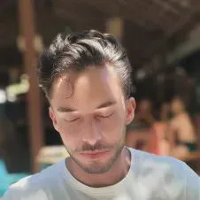 Pesquise um(a) empregada doméstica em Alcochete