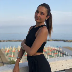 Studentessa si offre come dog-sitter