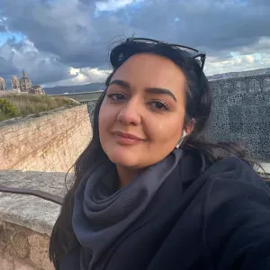 Baby-sitter attentionnée – Confiance et bien-être assurés !