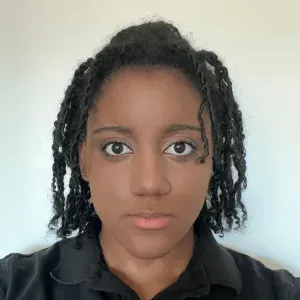 Babysitter sérieuse et attentionnée