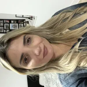 Femme de ménage disponible à Brussels.