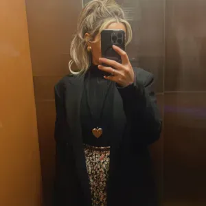 Aide à domicile bienveillante pour personnes âgées 