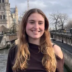 Baby-sitter expérimentée à Paris