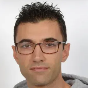 Badante, 41 anni, di Mesagne (BR)