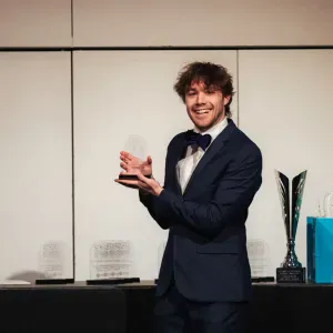 Native English & French speaker offering interactive tutor