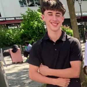 Lycéens à la recherche d'un petit travail pour les études