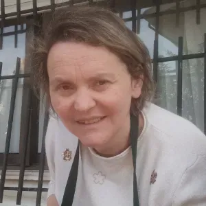 Empregada domestica responsavel e dinamica