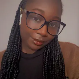 Baby-Sitter/Garde d'enfant/Nounou