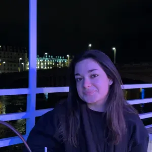 Étudiante amoureuse des animaux 