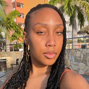 Auxiliaire de puériculture diplômée 