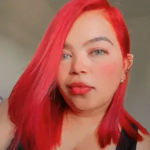 NOUNOU AVEC PLUS DE 10 ANS D'EXPÉRIENCE 