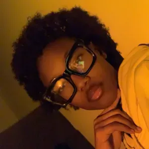 Baby-sitter expérimentée à Lamballe !