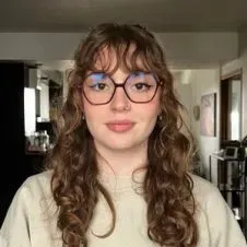 Étant étudiante je cherche un job, nounou est fait pour moi