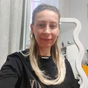 Addetta alle pulizie vicino a Carnate