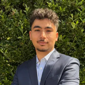 Étudiant en master à escp, professeur particulier à Paris.