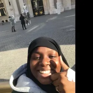 Coumba nounou pleine d'énergie