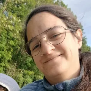 Garde d'enfant polyvalente et dynamique