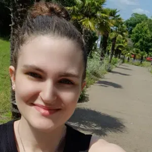 Baby-sitter expérimentée à Rezé 