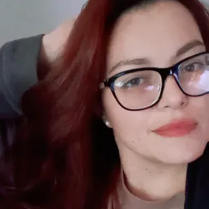 Ama de confiança com experiência com bebés e crianças