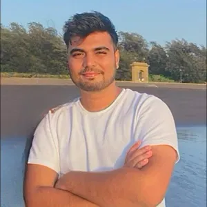 Friendly Babysitter & tutor in Lyon