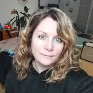 Baby sitter à temps partiel/temps plein ou occasionnelle 