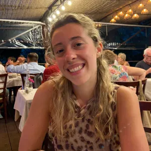 Baby-sitter étudiante à Bordeaux 