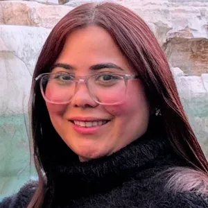 ¡Me ofrezco como cuidadora de niñosen Madrid! 🎨