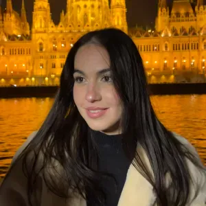 Experienced babysitter looking for a job!