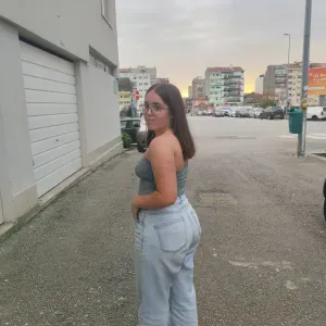 Cuidadora / Babysitter no Porto