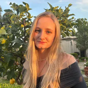 Babysitter esperta e referenziata Milano est