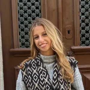 Babysitter com experiência e formação em psicologia 