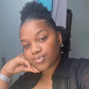 Babysitter com experiência profissional em Bragança