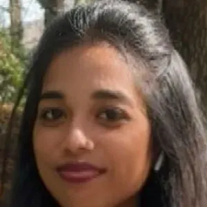 Baby-sitter basée à Drancy ! Dispo uniquement les matins ! 