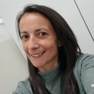 Empregada doméstica responsável e disponível.