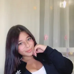 Giovane Tata e Puericultrice