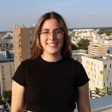 Jeune étudiante passionnée de mes études et des animaux